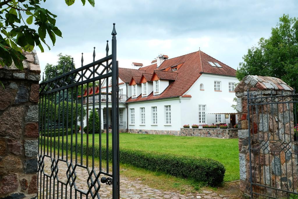 Dwor W Bychowie Gniewino Buitenkant foto